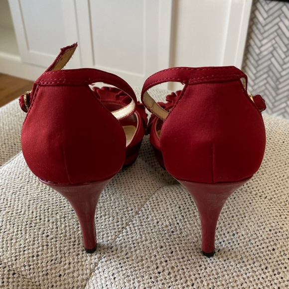 Unlisted red ruffle open toe heels w/ ankle strap - Picture 3 of 6